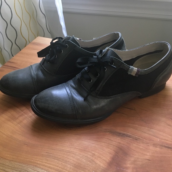 Black lace up flats - Picture 3 of 7